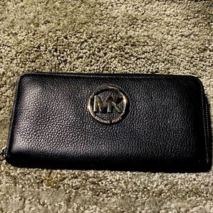 Michael Kors Fulton Black Leather Zip Around Continental Wallet